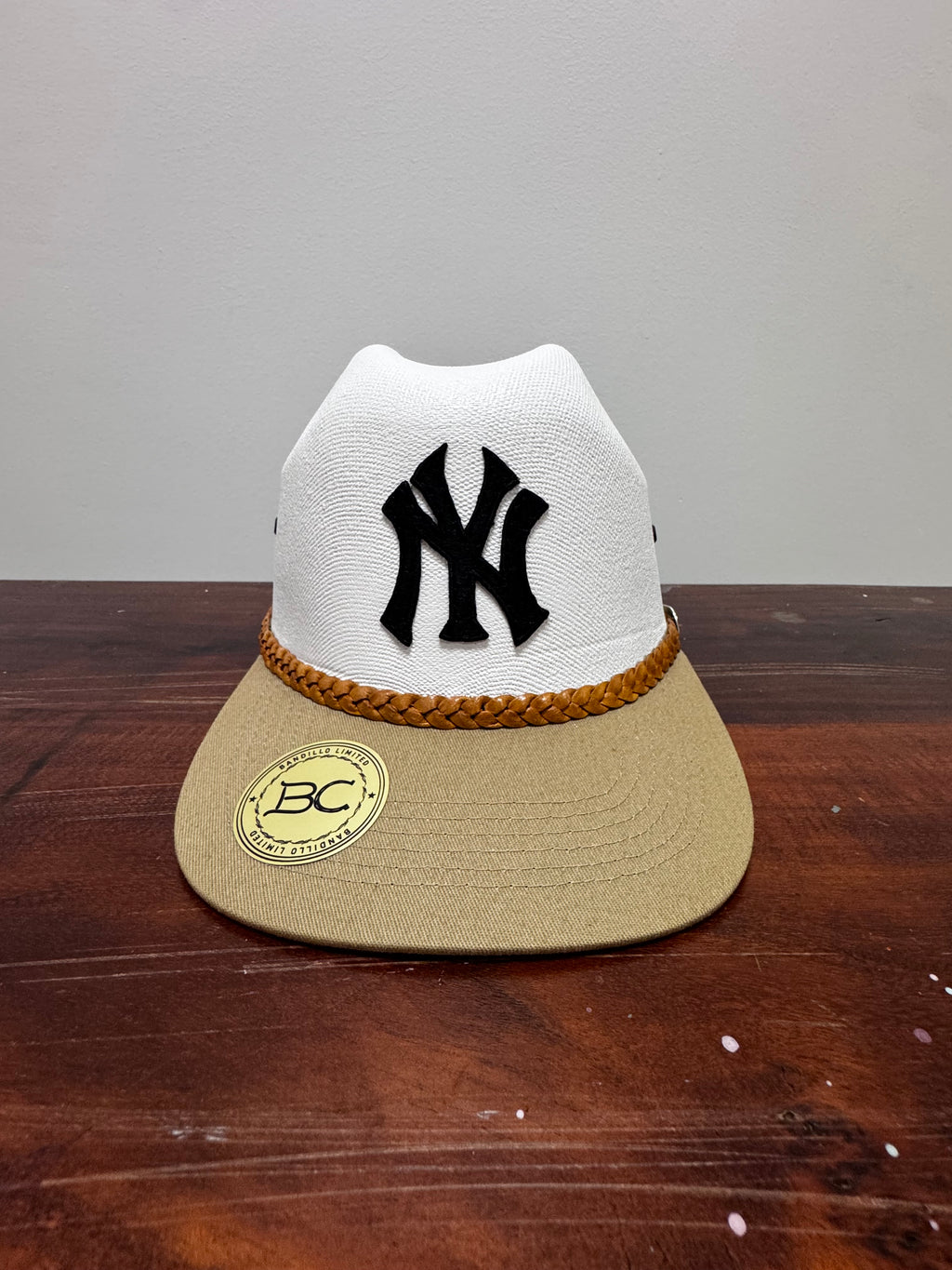 NY Yankees Bandillo Cap (white on tan)