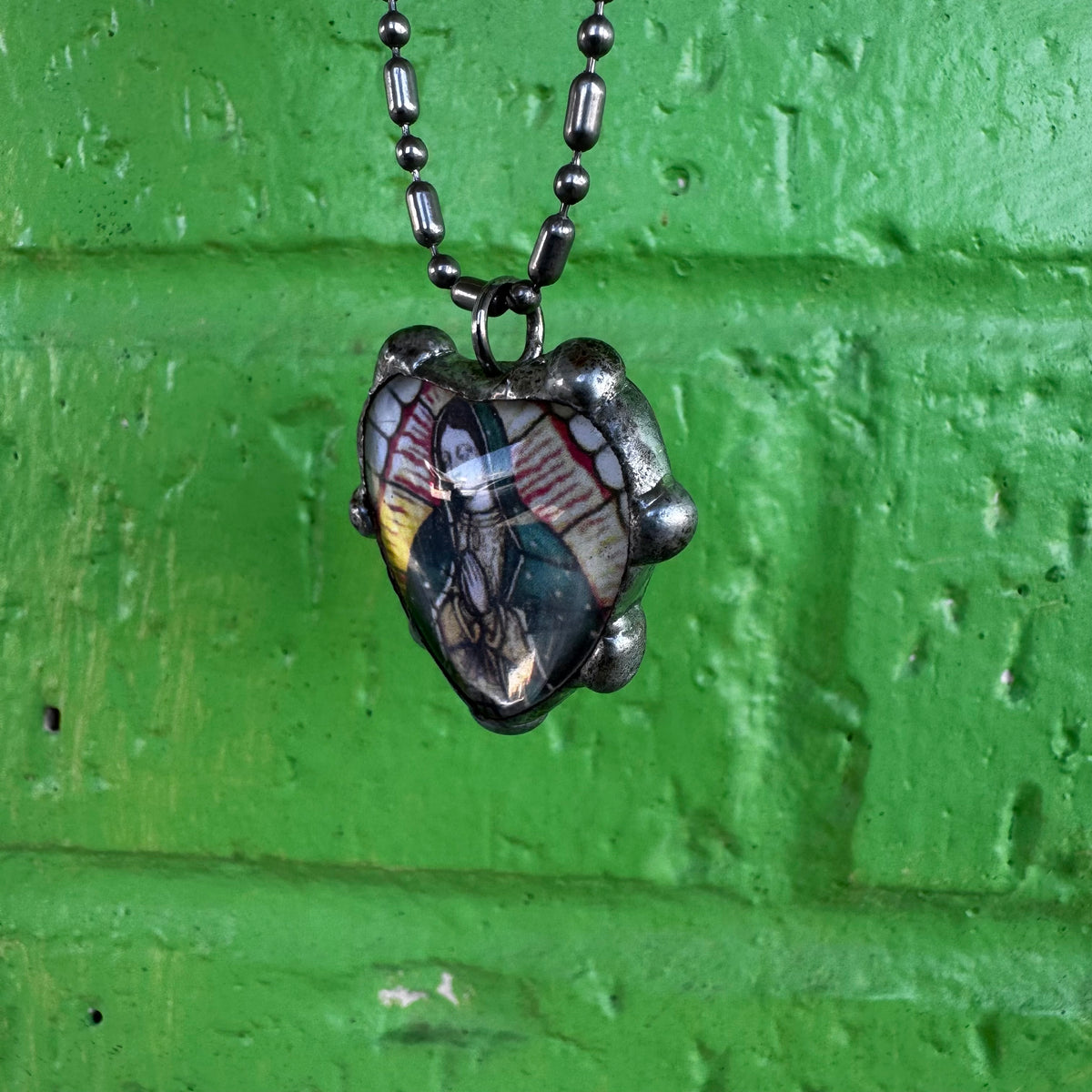 Jesus / Virgin Mary chain and pendant