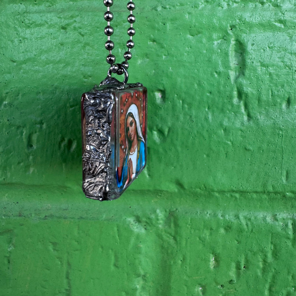 Jesus / Virgin Mary chain and pendant