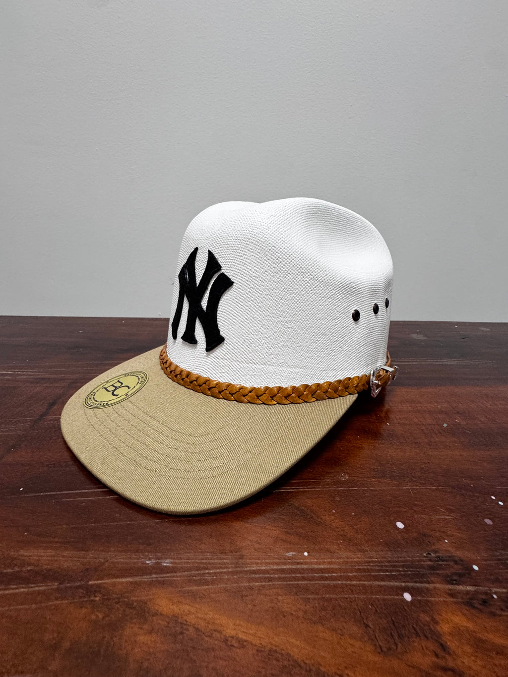 NY Yankees Bandillo Cap (white on tan)