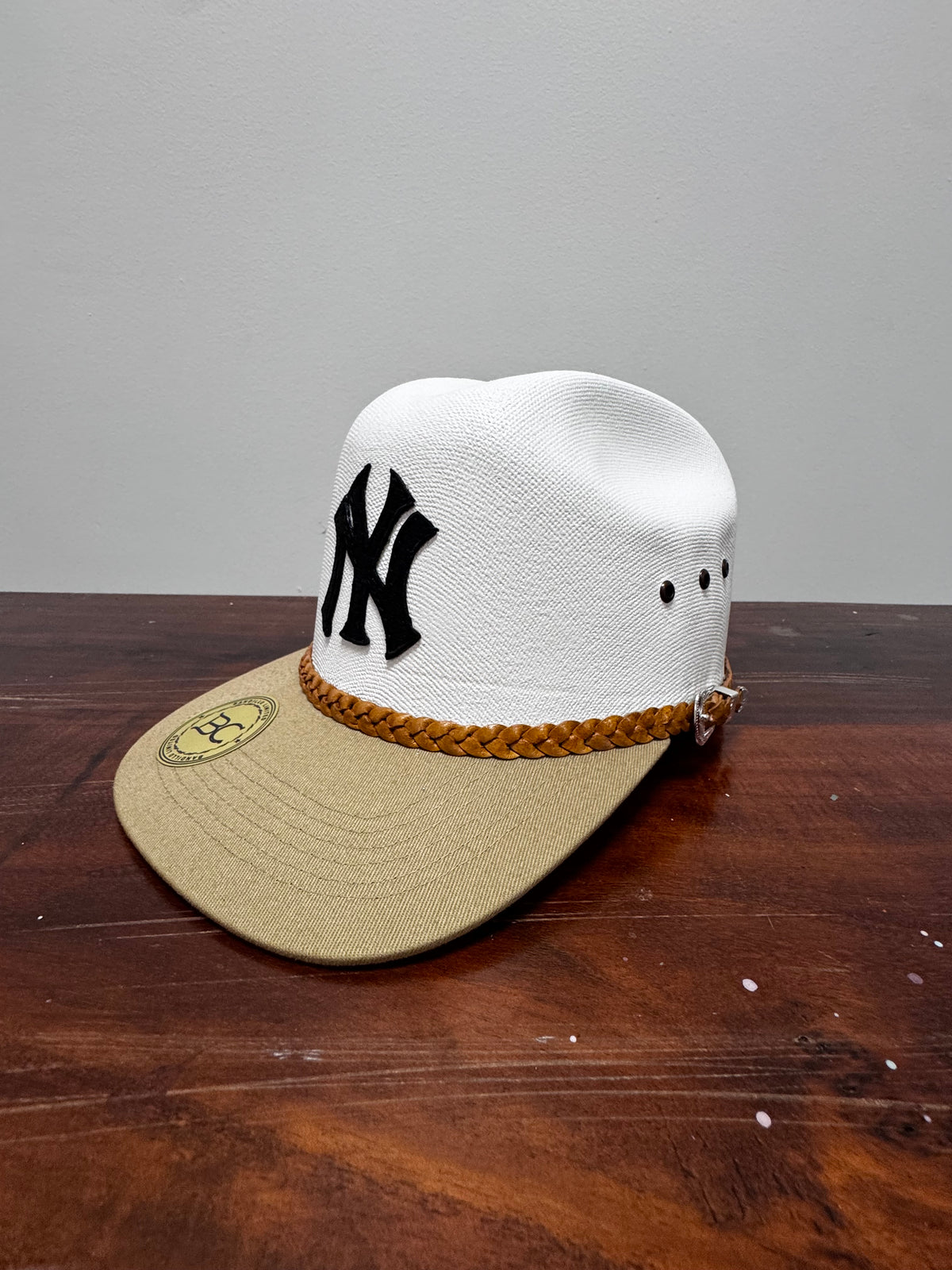 NY Yankees Bandillo Cap (white on tan)