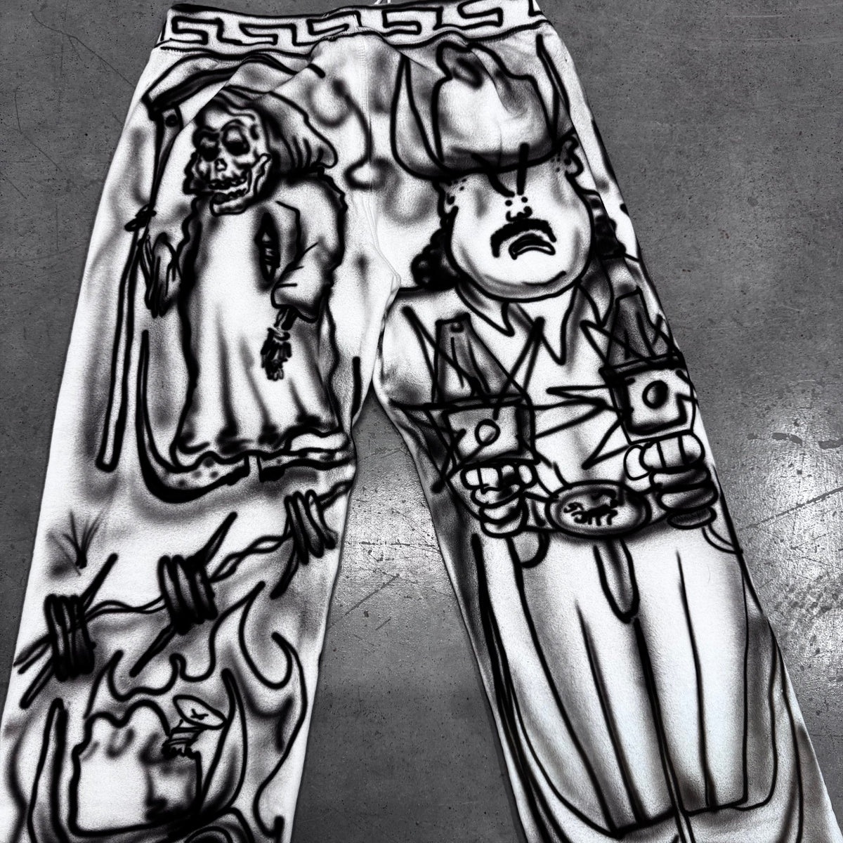 All over Air brushed sweat pants women’s small/ medium