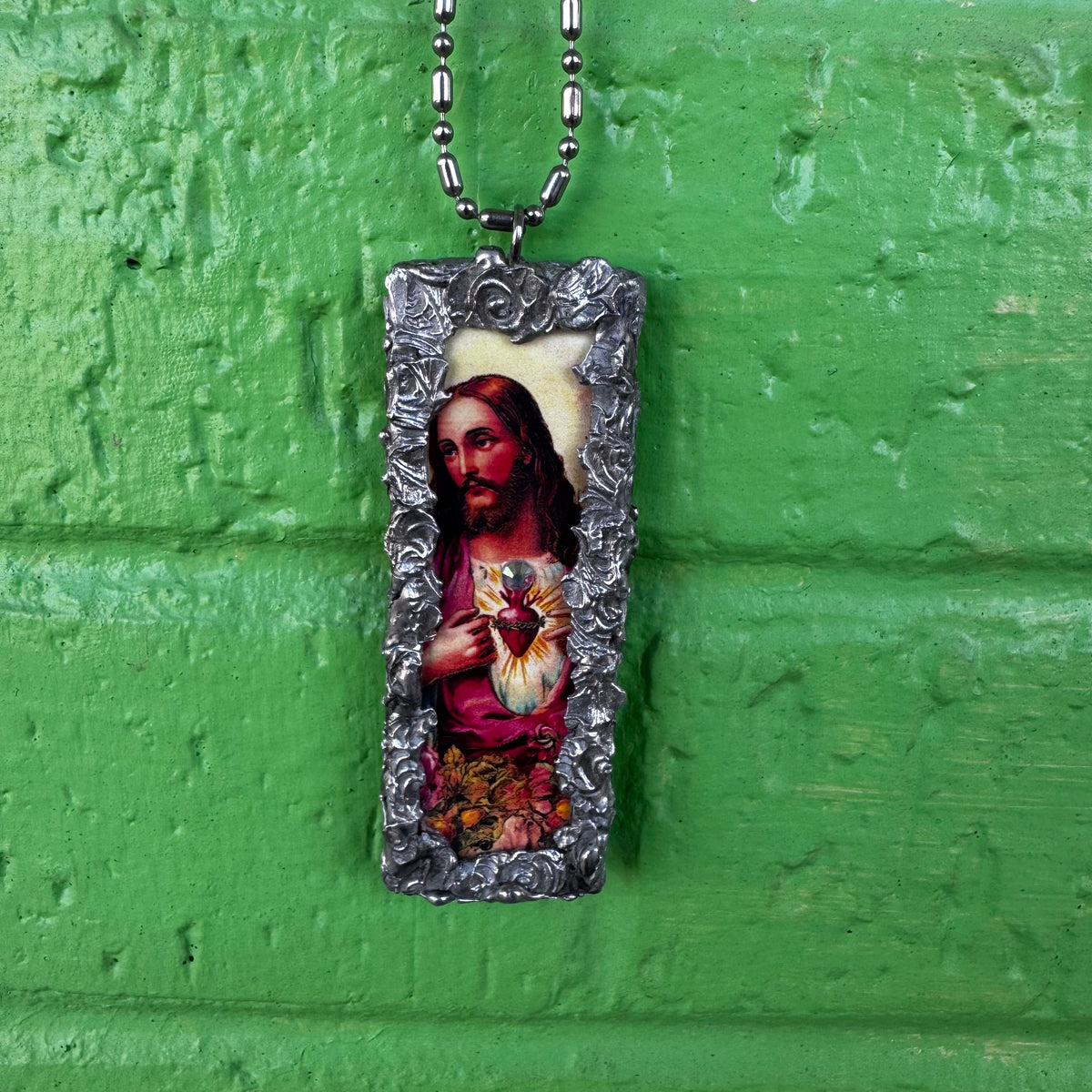 Jesus / Virgin Mary chain and long pendant